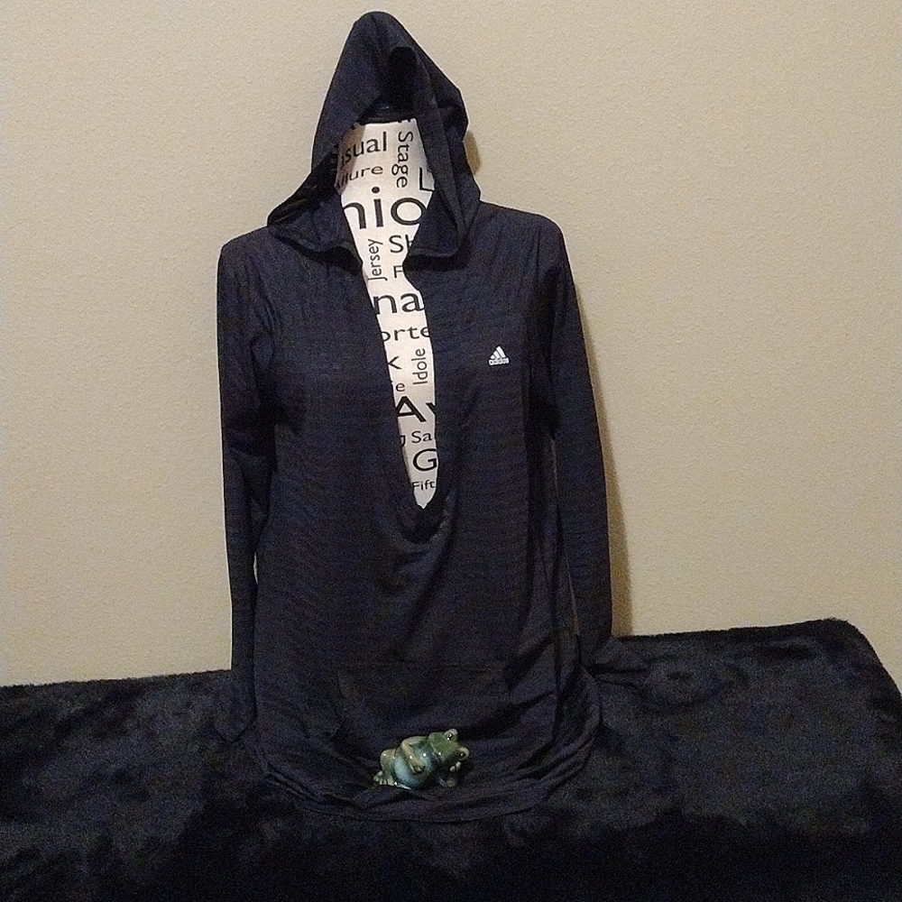 Pull over light weight Adidas long sleeve shirt